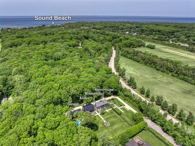 745 Golf View Ct