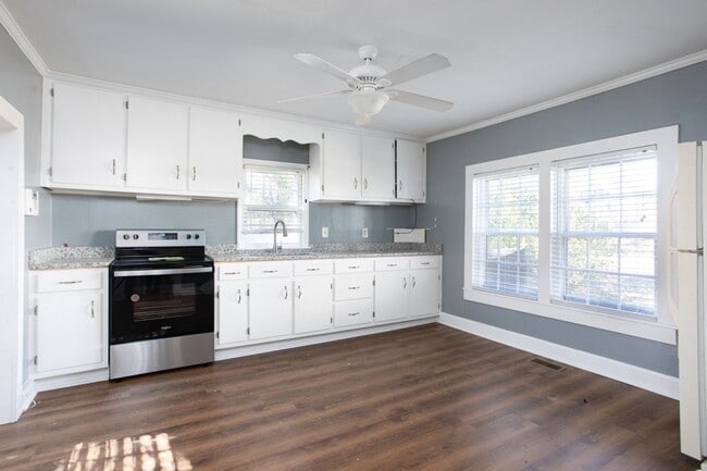 Photo - Friendly 2 Bedroom, 1 Bath bungalow in Hillsborough!