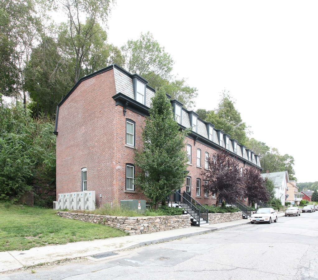 Photo - 88-98 Chestnut St