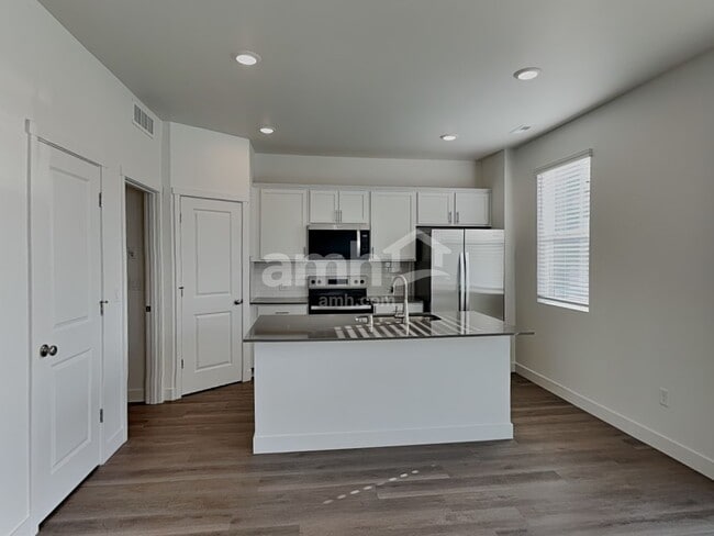 Photo - 4744 85th Dr NE