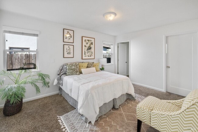 Photo - 372 Acacia St