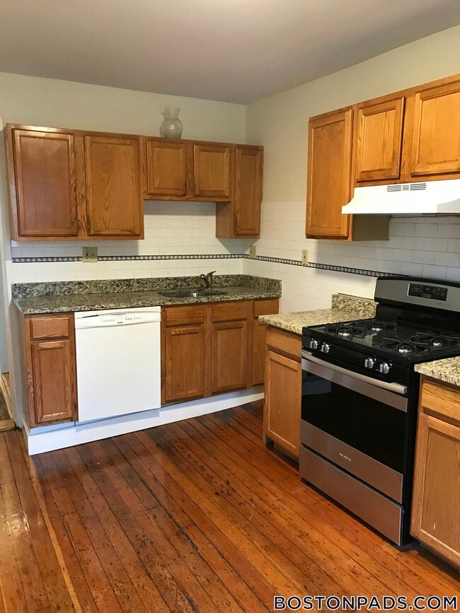 Photo - 123 Brook St Unit 3