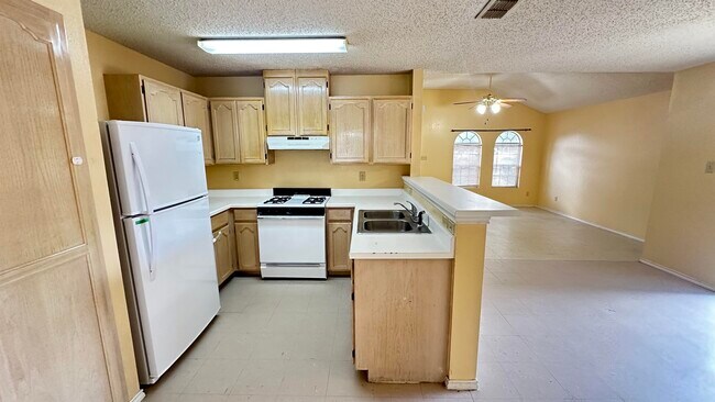 Photo - 1028 Merrimack Loop