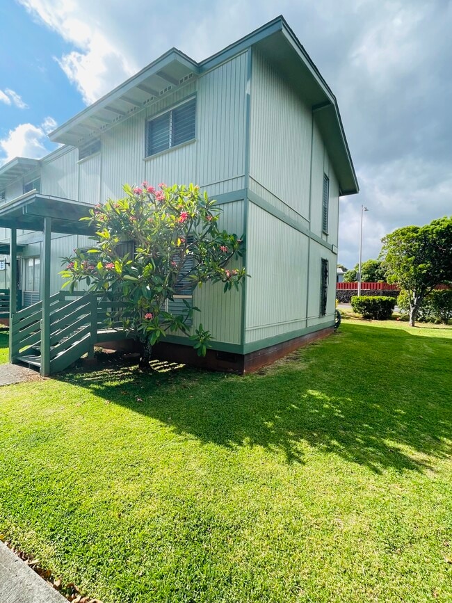 Photo - 98 -401 Hookanike St. #A