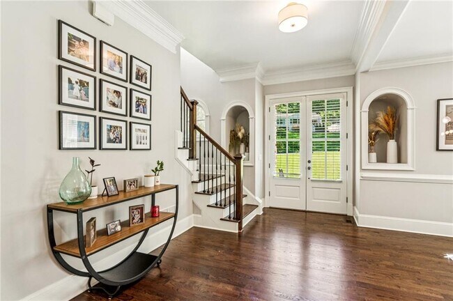 Photo - 1093 Country Ln NE