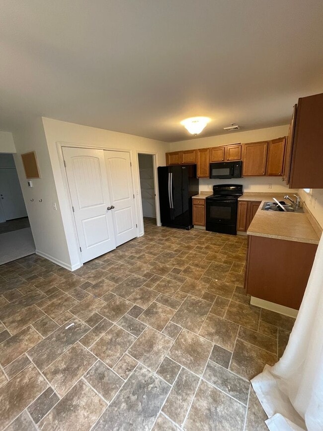 Photo - Updated 3 Bed 3 Bath Townhouse in Marietta!