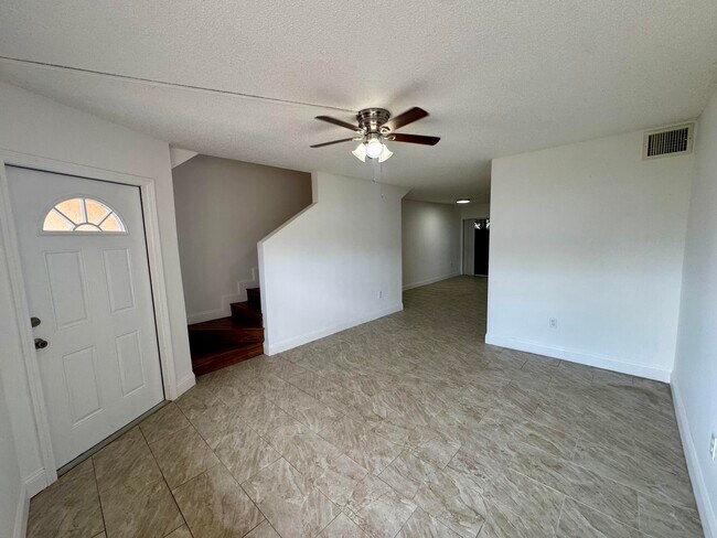 Photo - 3662 SW 59th Ave Unidad 2