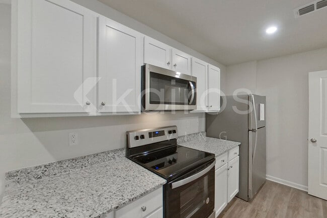 Photo - 528 Ivy Brook Way