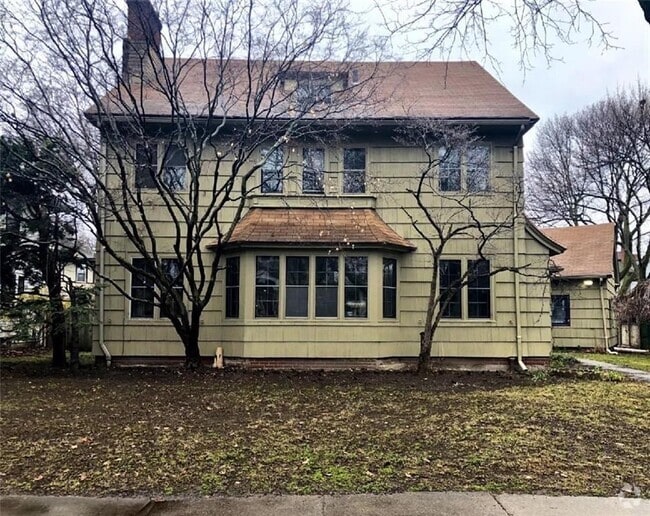 Building Photo - 352 Canterbury Rd Rental