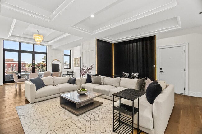 Photo - 1425 W Fullerton Ave