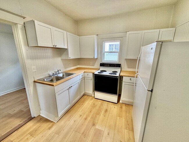 Photo - Churchill Downs Area - 1 bedroom shotgun house, pets okay!