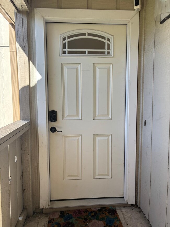 Building Photo - 5667 Birchmont Dr Unit A