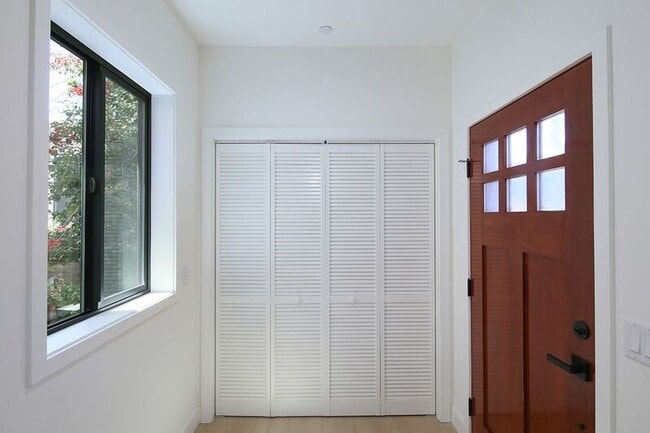 Photo - 2121-2123 Glenada Ave