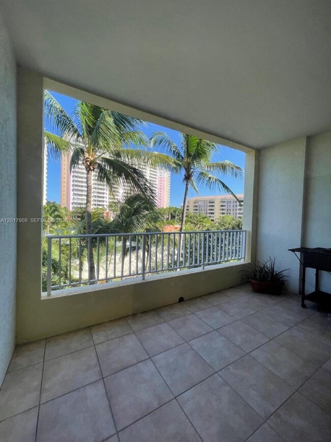 Building Photo - 717 Crandon Blvd Unit 408