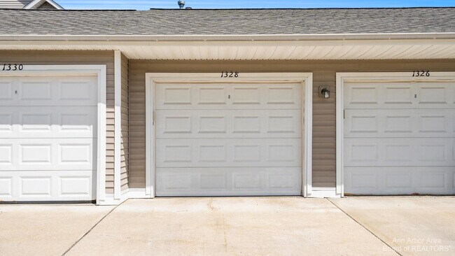 Photo - 1328 Heatherwood Ln