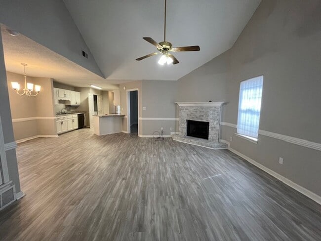 Photo - Renovated 2 Bedroom 2 Bath Home for Rent!