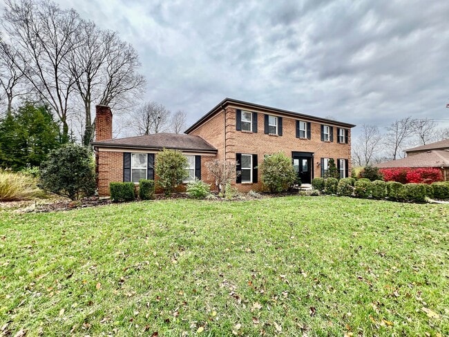 Building Photo - Executive home in West Chester with HOT TUB