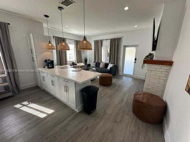 Photo - 1822 NW 4th St Unidad 1822 NW 4th St  B