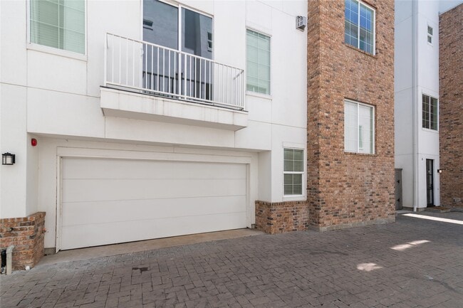 Photo - 3821 N Braeswood Blvd Unit D