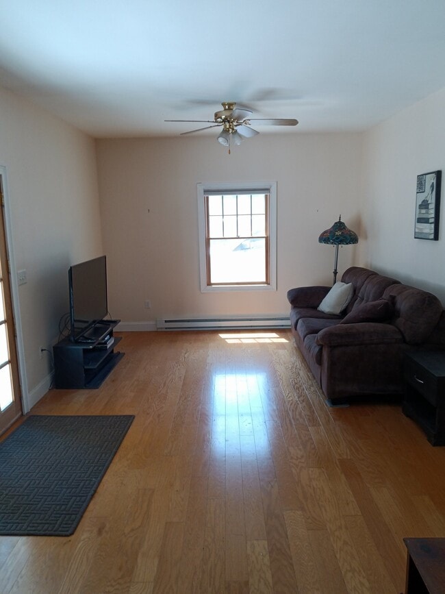 Photo - 92 Midlock Rd Unit Apt