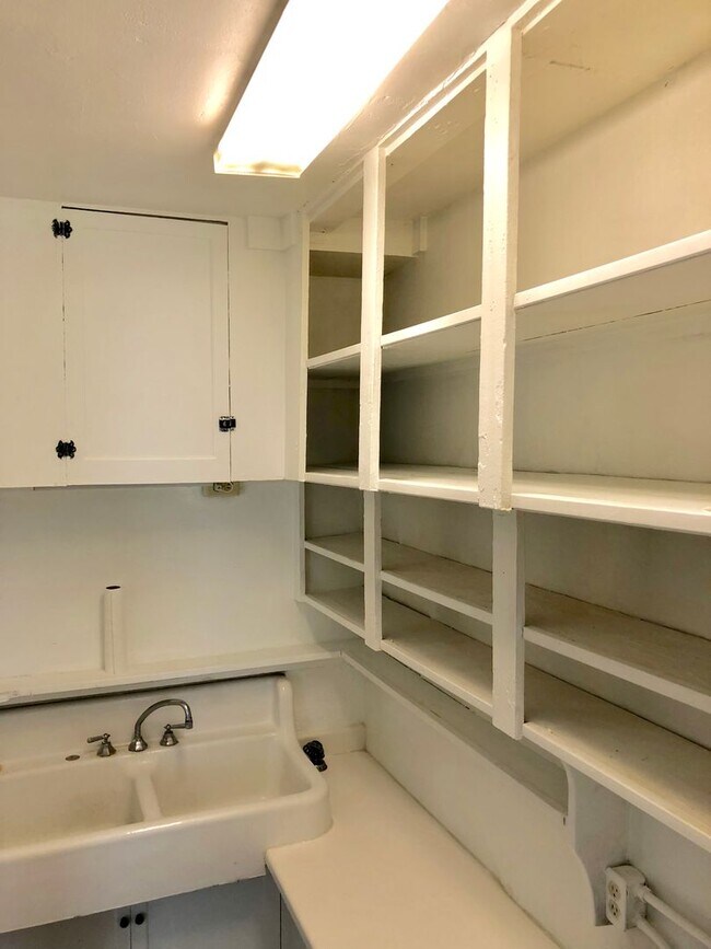 1259 Spaight St Unit 1