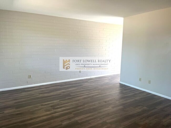 Photo - 4350 E Fairmount St