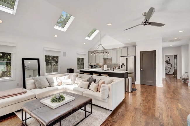 Living / Kitchen - 1825 Lombardy Ave Unit B