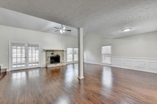 Photo - 200 Pine Bridge Trail