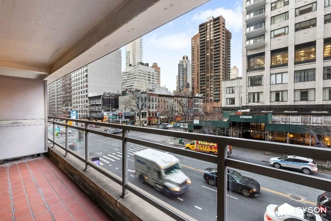 Photo - 300 East 57th Street