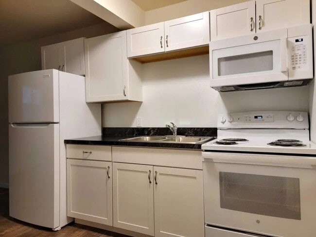 Photo - 675 E Main St Unidad B2