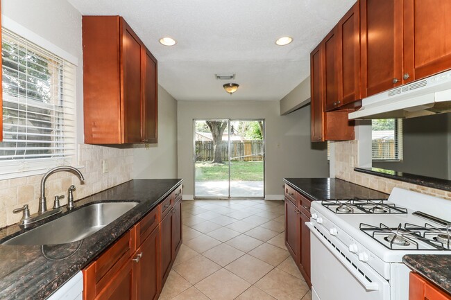 Photo - 515 Land Grant Dr