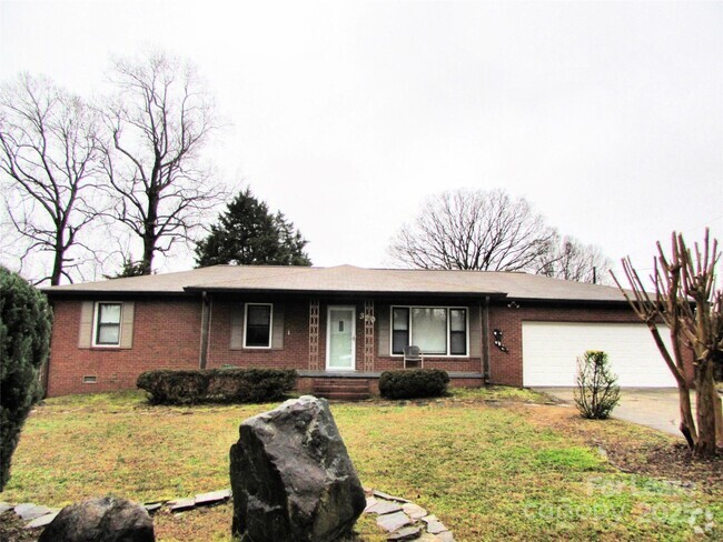 Building Photo - 320 Windy Rush Rd Rental