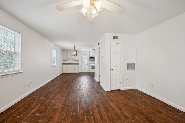 Photo - 713 Heavens Dr