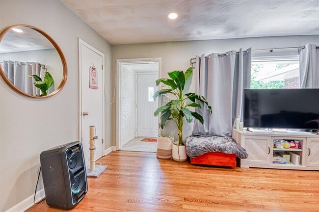 Photo - 1205 Westlawn Dr