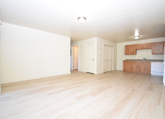 Photo - 807 W Villard St Unit 19