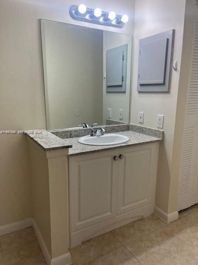 Photo - 9999 Summerbreeze Dr Unit 918