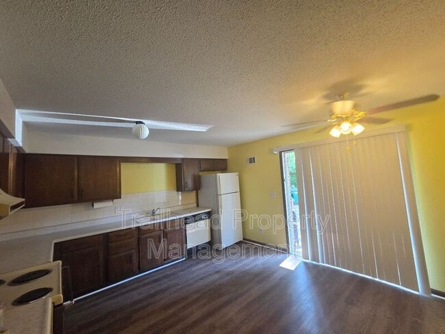 Photo - 7140 Crisp Ave