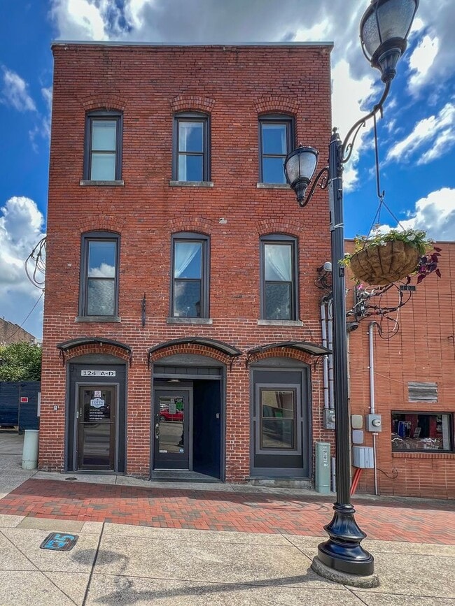 Photo - 124 Strawberry Alley Apartment Unit D