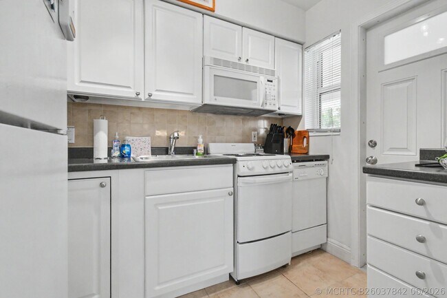Photo - 2701 NE 1st St Unit 201
