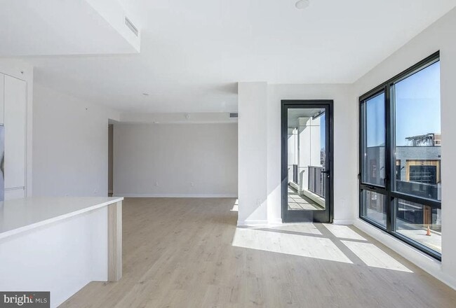 Building Photo - 255 W Falls Station Blvd Unit 701 Rental