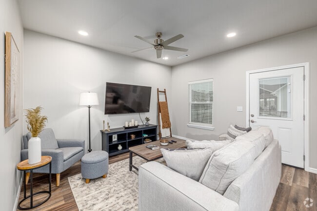 2BR, 2BA - 1,282SF - Living Room