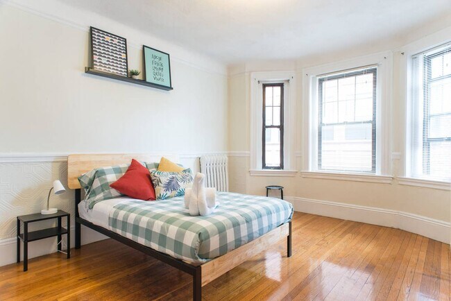 48 Babcock St Unit 4