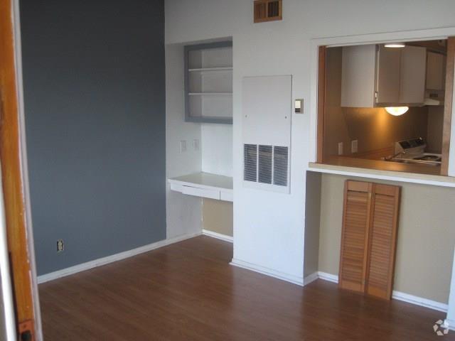 Building Photo - 3000 Guadalupe St Unit 213 Rental