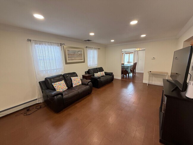 Photo - Spectacular 3 Bed/3 Bath Home in Long Beach!