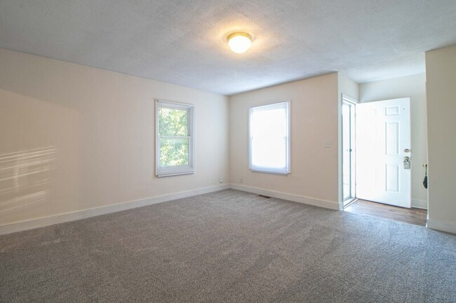 Photo - 802- B Robb Avenue