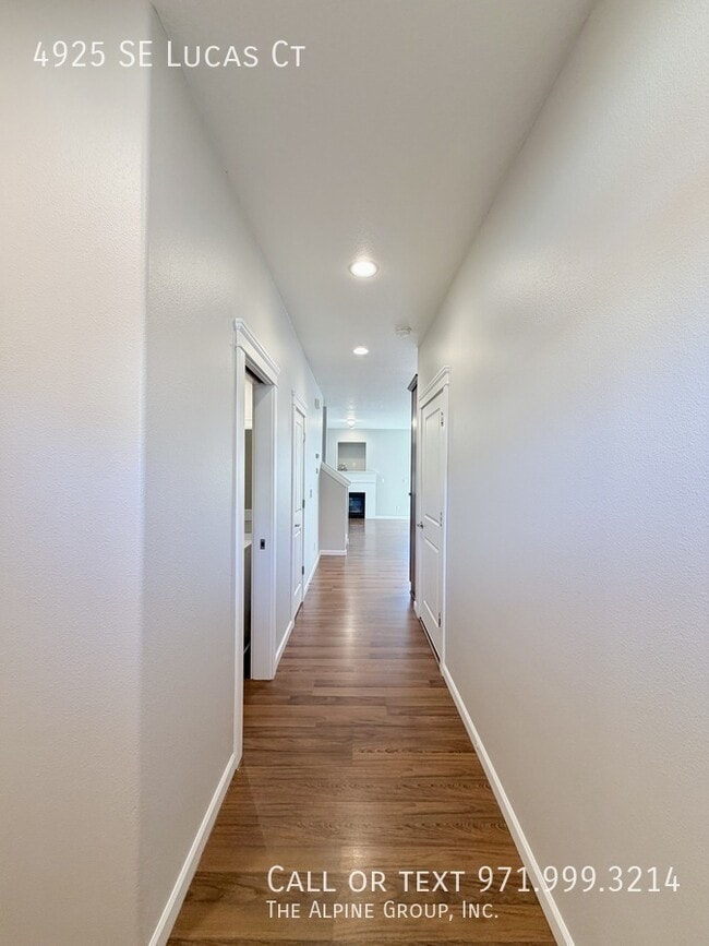 Photo - 4925 SE Lucas Ct