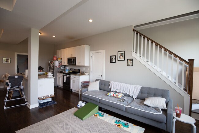 Photo - Totally revoated Duplex in heart of Pilsen! Unit 3F