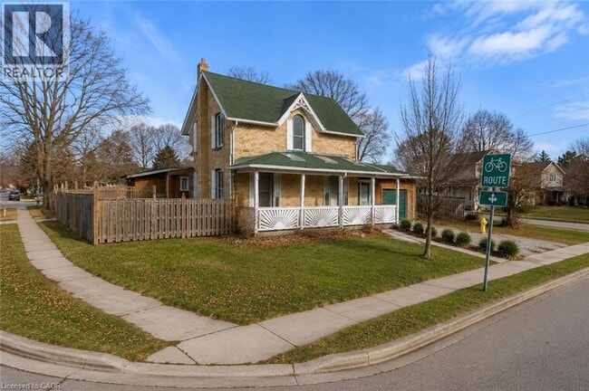 Photo - 62 Samuelson St