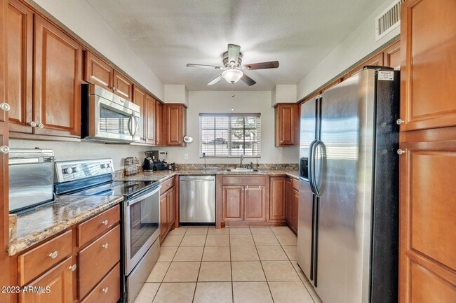 Photo - Welcome to your new home in Lake Biltmore Estates! ONLY 2199.00/$500 Of 2nd Month Rent