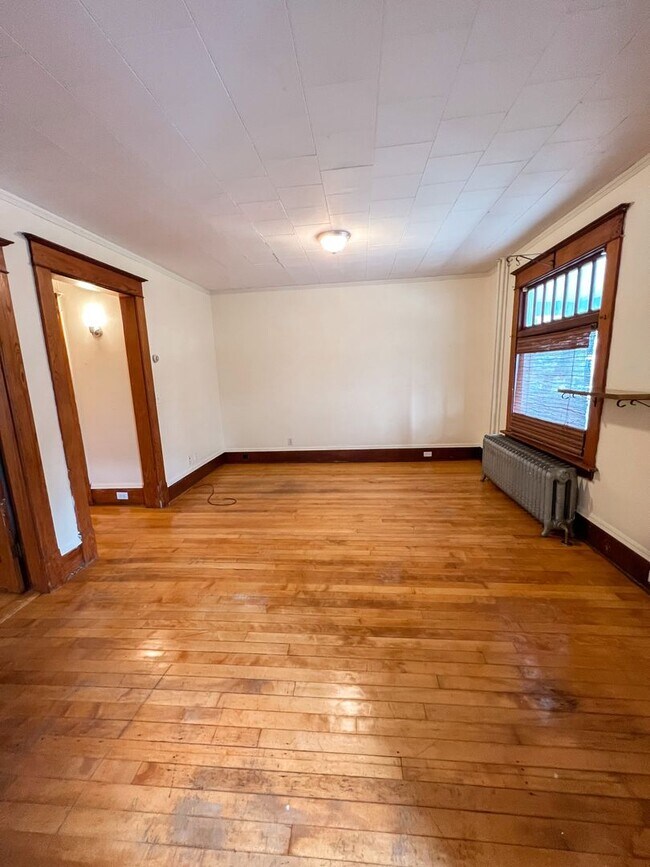 Photo - 208 King St Unit 208 King St